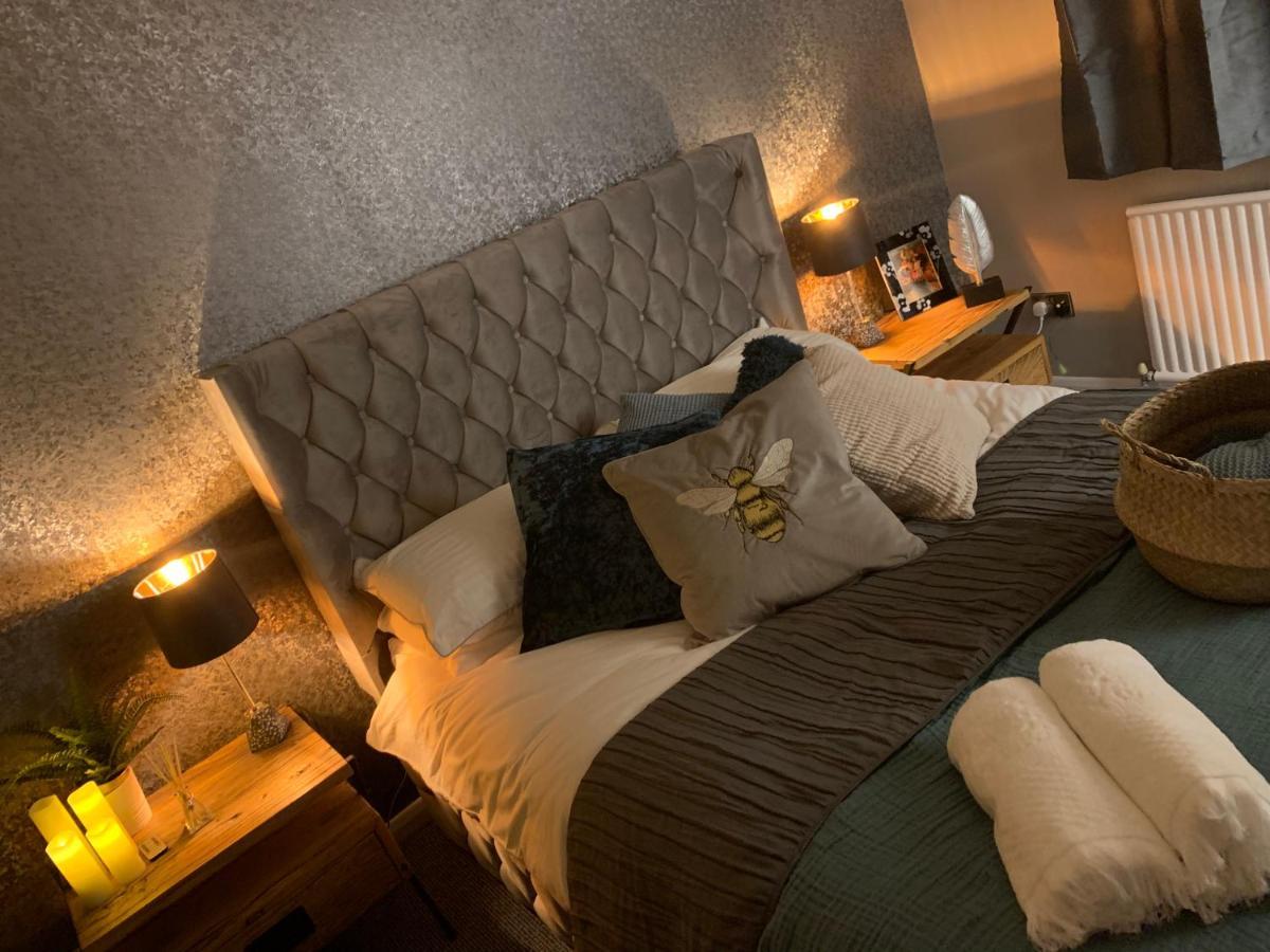 Shore Lodge. 4 Bed Bungalow Only Mtrs From The Beach. Sleeps 8 Sutton-on-Sea Екстер'єр фото